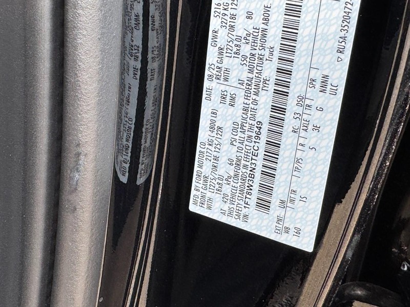 Ford Super Duty F-350 SRW Vehicle Image 21