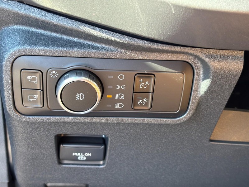 Ford Bronco Vehicle Full-screen Gallery Image 11