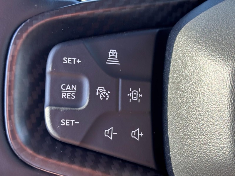 Ford Bronco Vehicle Full-screen Gallery Image 12