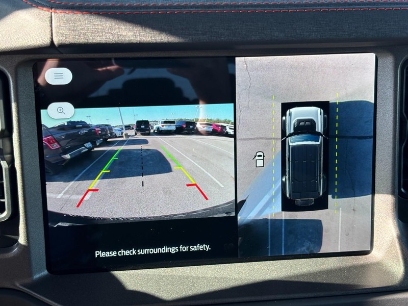 Ford Bronco Vehicle Full-screen Gallery Image 18