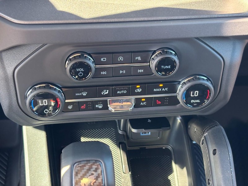 Ford Bronco Vehicle Full-screen Gallery Image 20