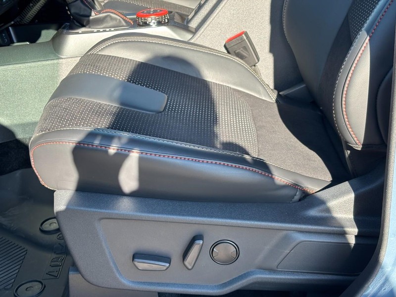 Ford Bronco Vehicle Full-screen Gallery Image 22