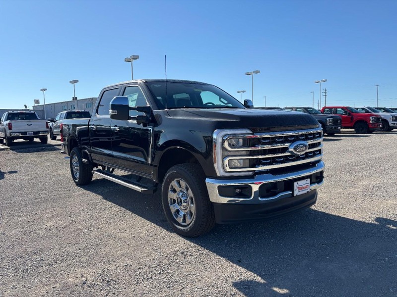Ford Super Duty F-350 SRW Vehicle Image 02