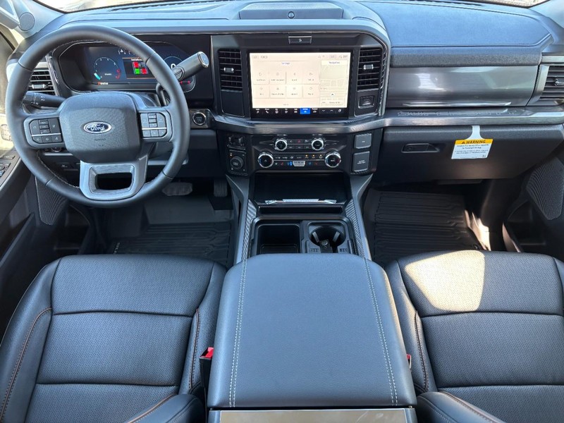Ford Super Duty F-350 SRW Vehicle Image 06
