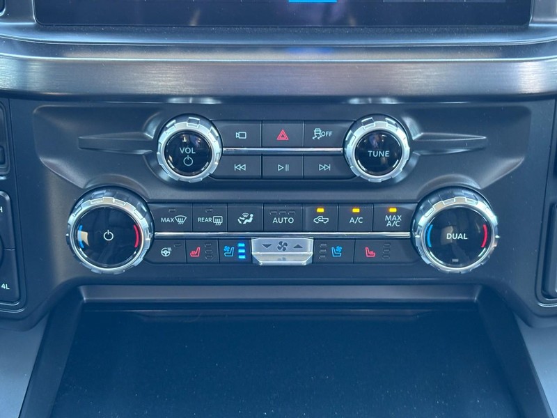 Ford Super Duty F-350 SRW Vehicle Image 09