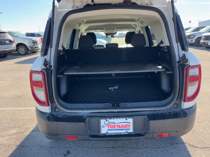 Ford Bronco Sport Vehicle Full-screen Gallery Image 4