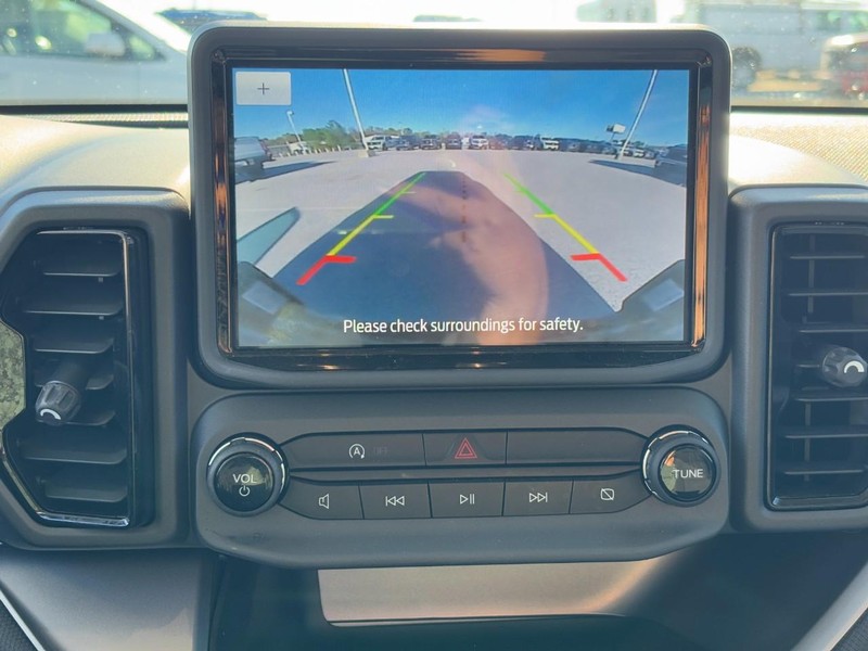 Ford Bronco Sport Vehicle Full-screen Gallery Image 21