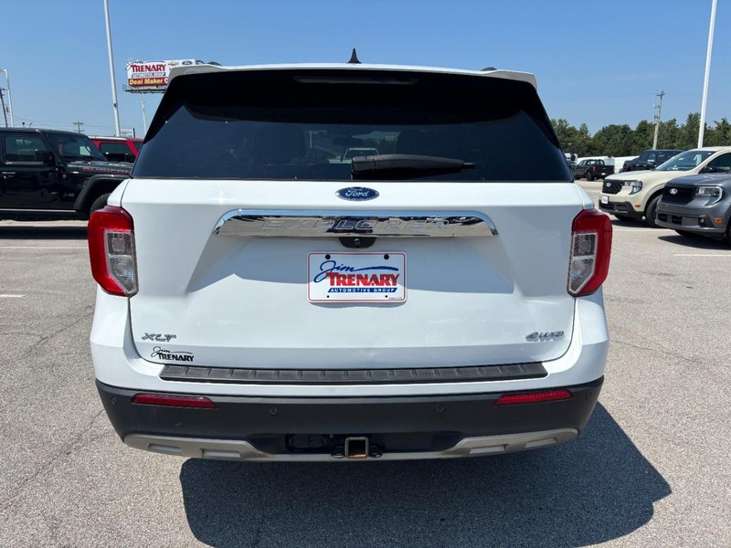Ford Explorer Vehicle Image 05