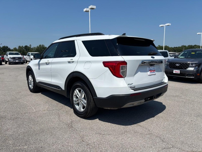Ford Explorer Vehicle Image 06