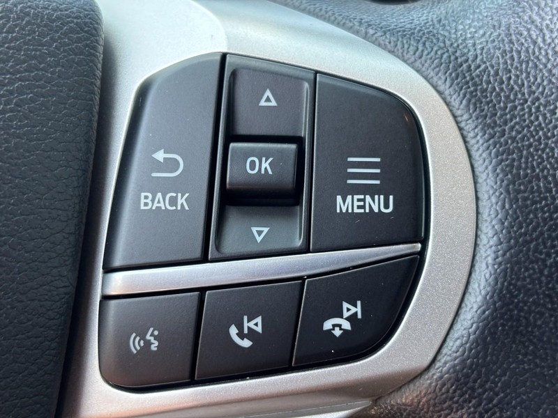 Ford Explorer Vehicle Image 19