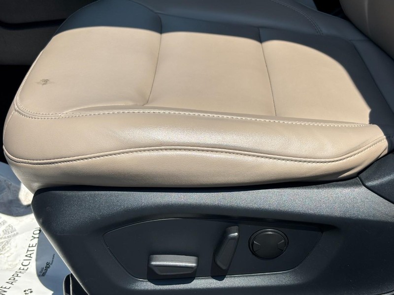 Ford Explorer Vehicle Image 27