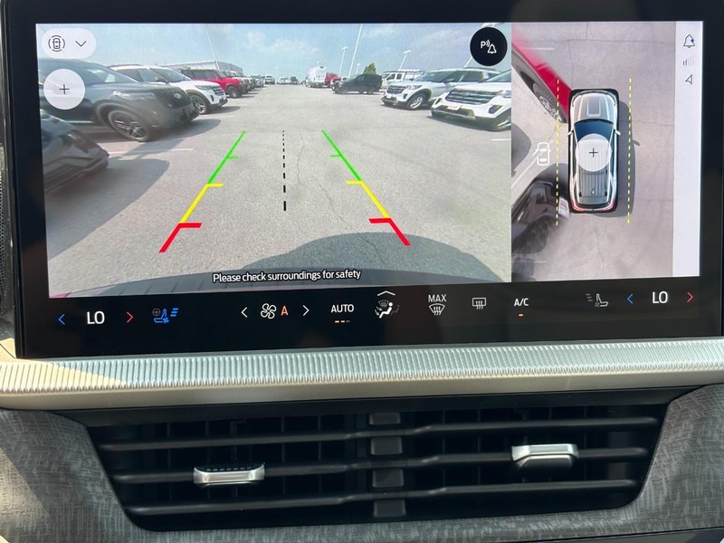 Ford Explorer Vehicle Image 17