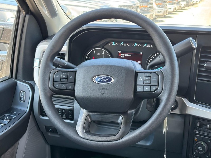 Ford Super Duty F-250 SRW Vehicle Image 07