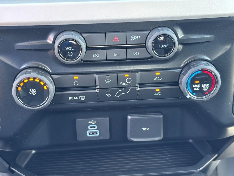 Ford Super Duty F-250 SRW Vehicle Image 17