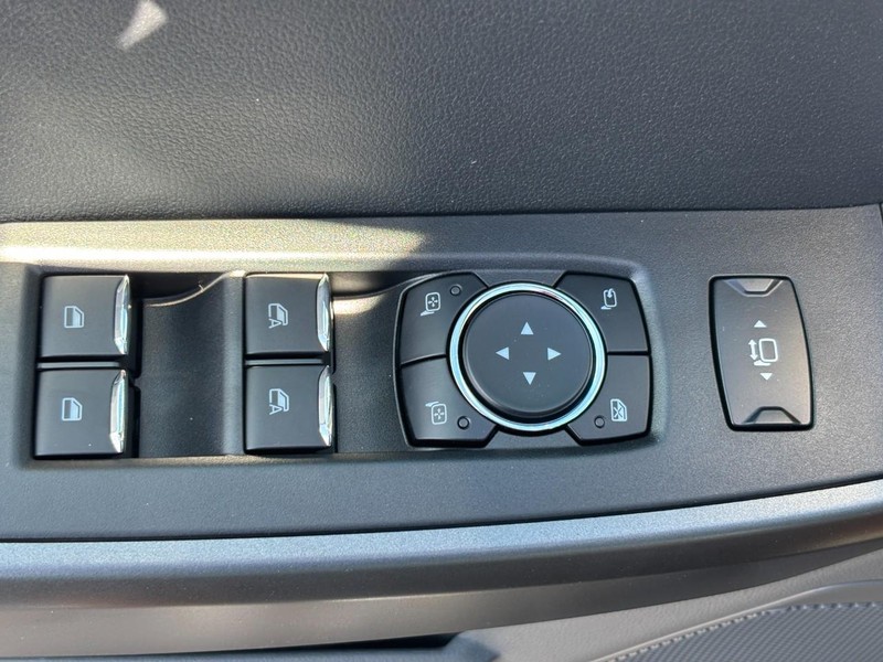Ford Super Duty F-250 SRW Vehicle Image 20