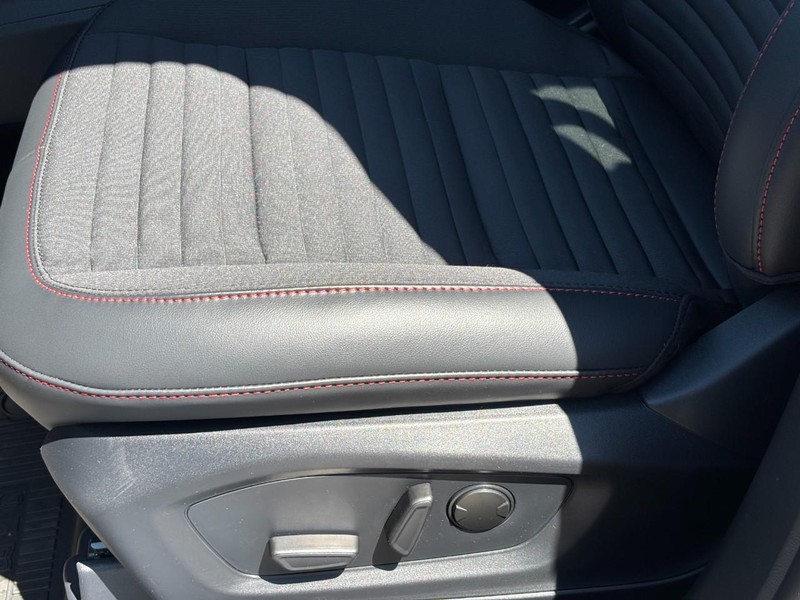 Ford Explorer Vehicle Image 22