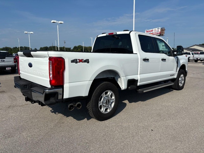 Ford Super Duty F-250 SRW Vehicle Image 03