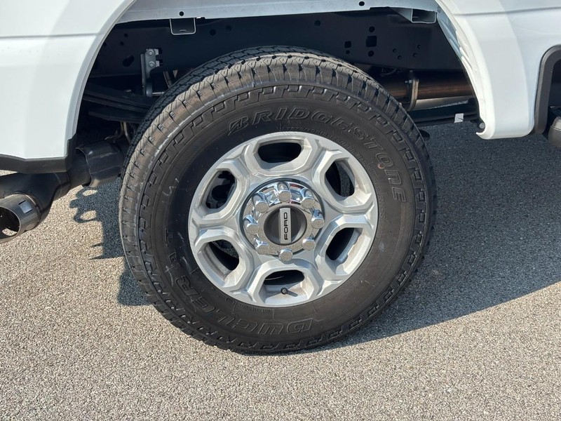 Ford Super Duty F-250 SRW Vehicle Image 04