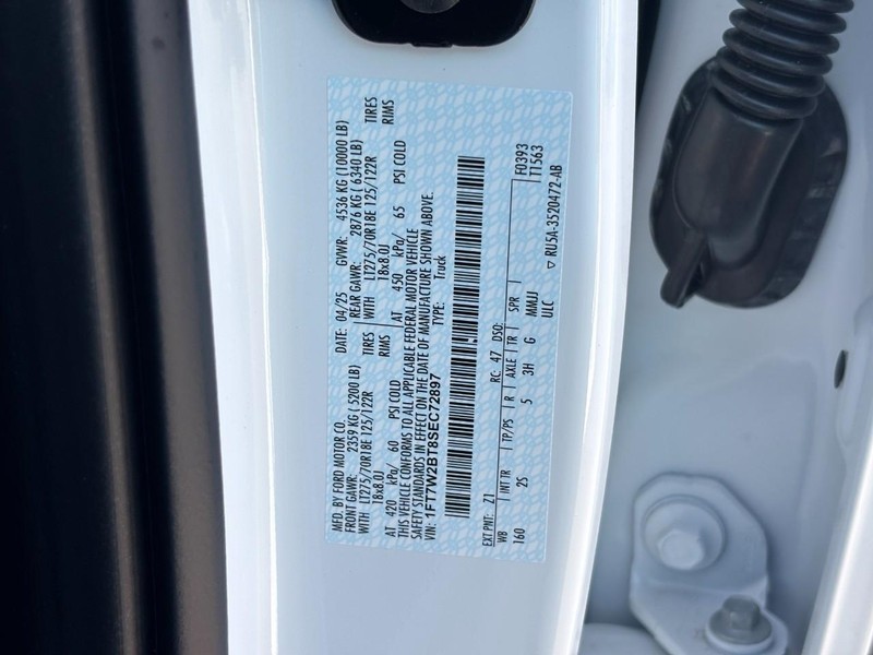 Ford Super Duty F-250 SRW Vehicle Image 21