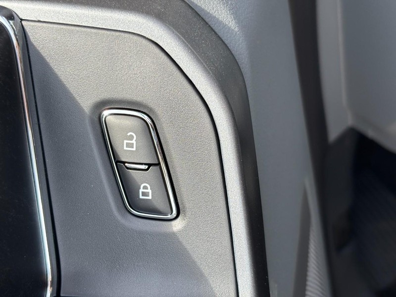 Ford Super Duty F-250 SRW Vehicle Image 22