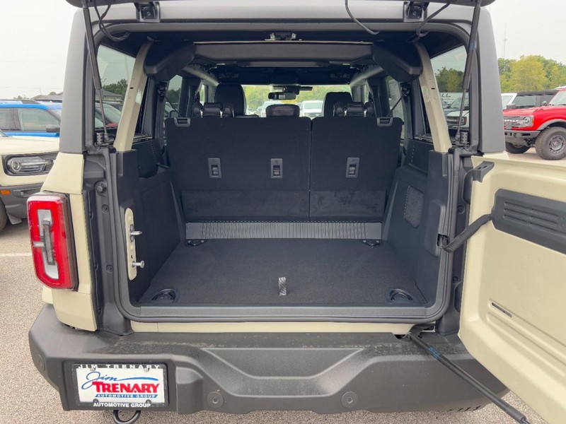 Ford Bronco Vehicle Image 04