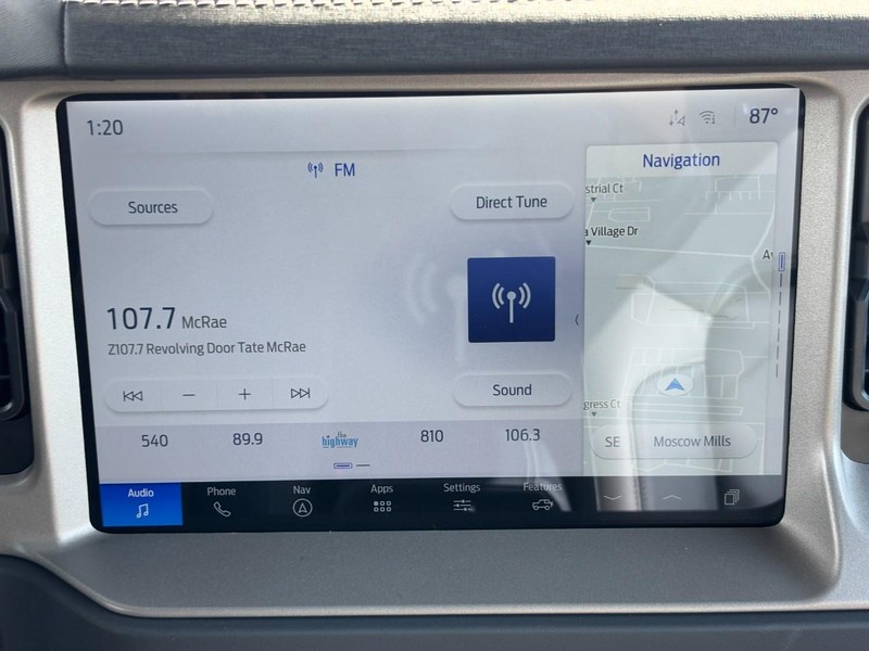 Ford Bronco Vehicle Full-screen Gallery Image 8