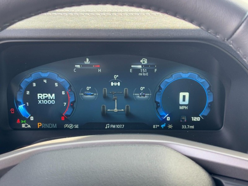 Ford Bronco Vehicle Full-screen Gallery Image 23