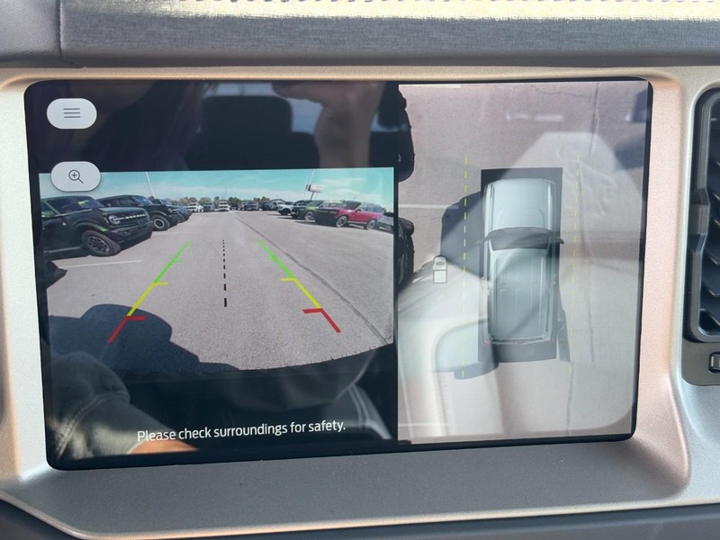 Ford Bronco Vehicle Full-screen Gallery Image 25