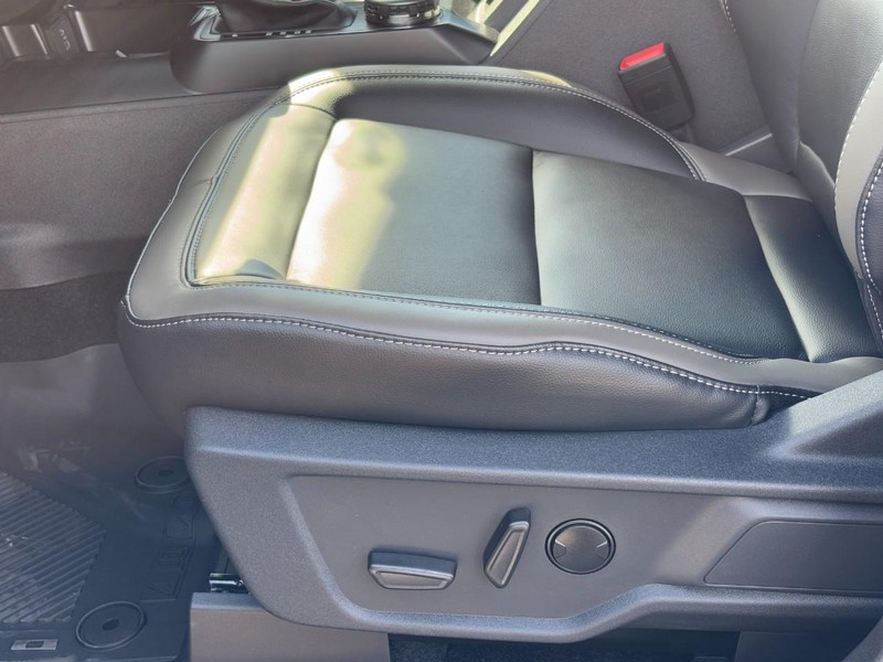 Ford Bronco Vehicle Full-screen Gallery Image 28