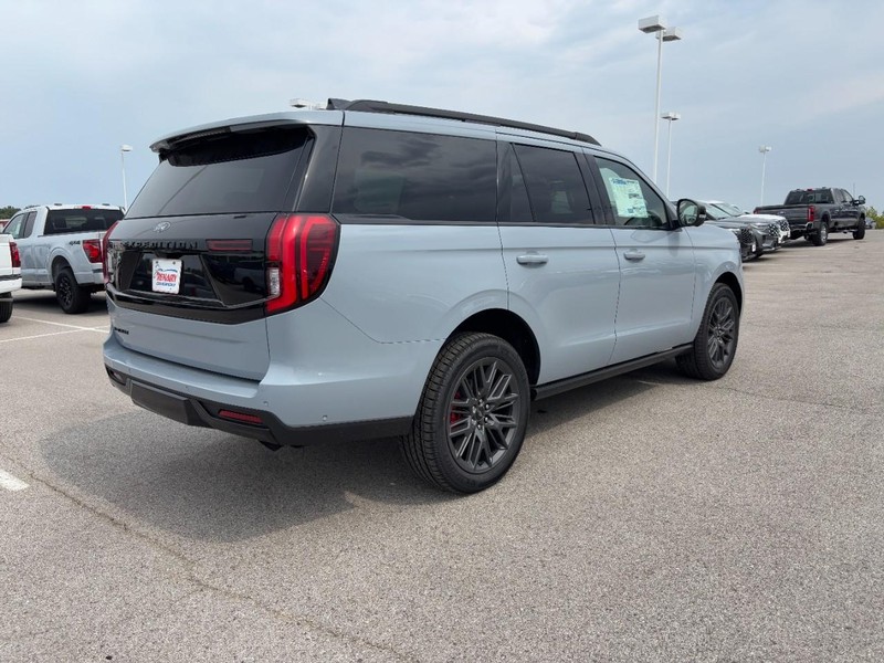 Ford Expedition Vehicle Image 03