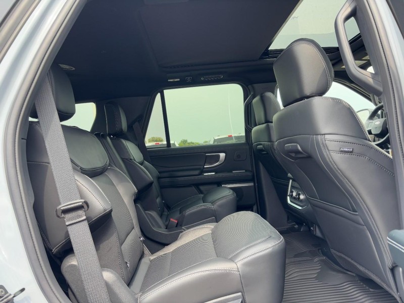 Ford Expedition Vehicle Image 05