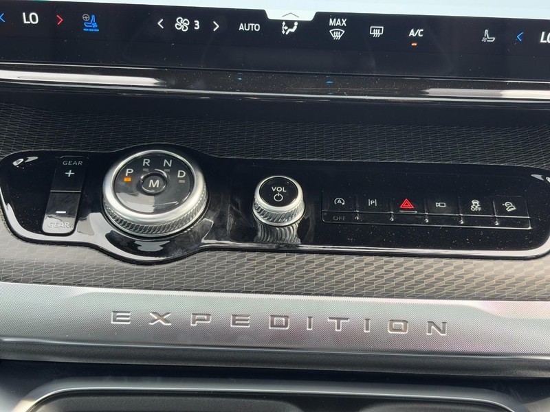 Ford Expedition Vehicle Image 10
