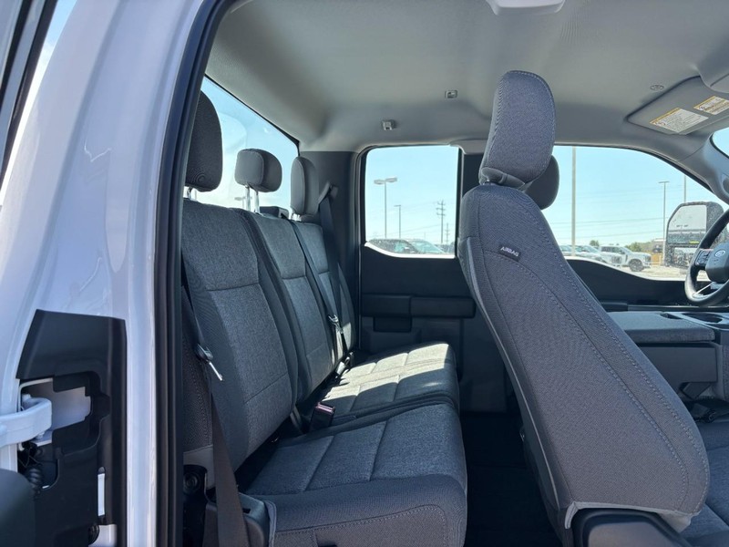 Ford Super Duty F-350 SRW Vehicle Image 05