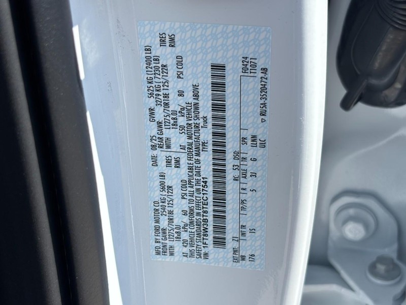 Ford Super Duty F-350 SRW Vehicle Image 23