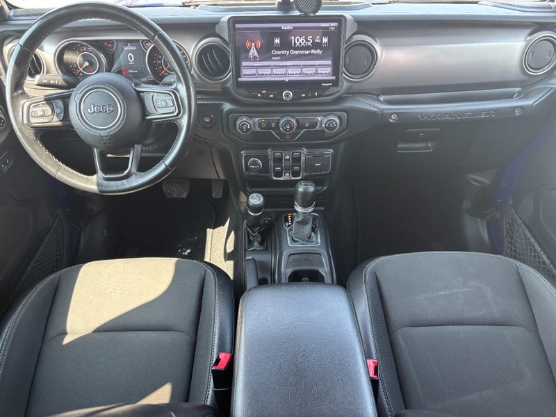Jeep Wrangler Unlimited Vehicle Image 12