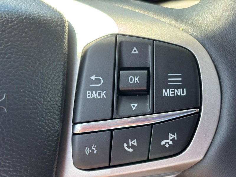Ford Explorer Vehicle Image 14