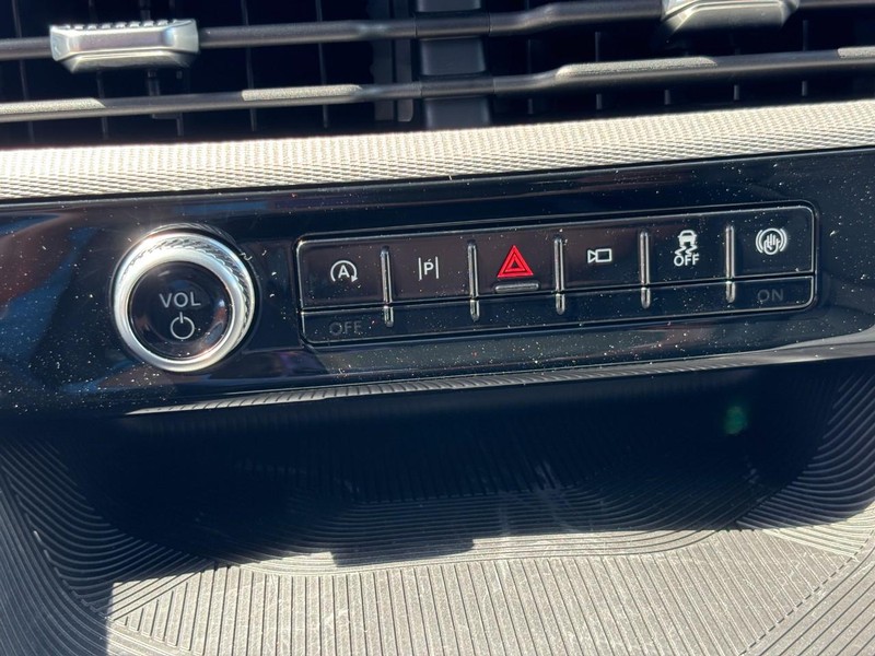 Ford Explorer Vehicle Image 19
