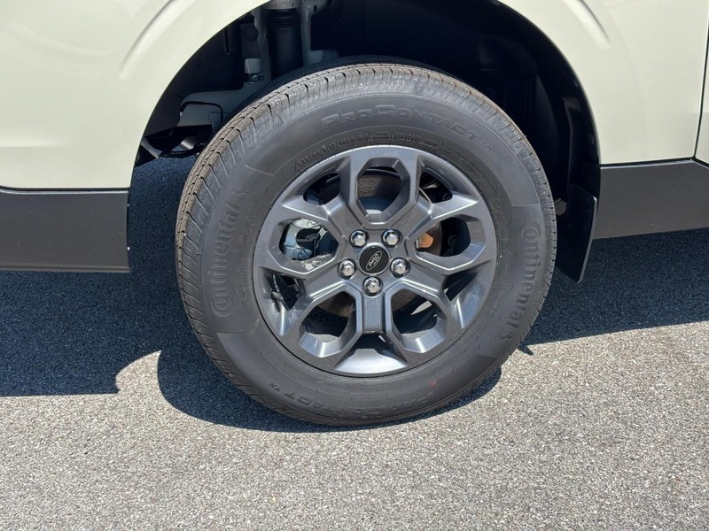 Ford Maverick Vehicle Image 04