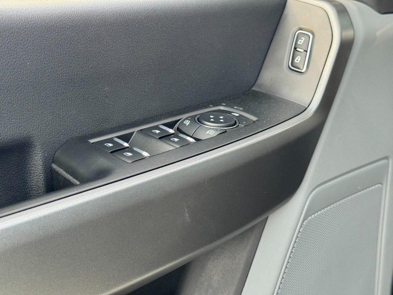 Ford Super Duty F-350 SRW Vehicle Image 12