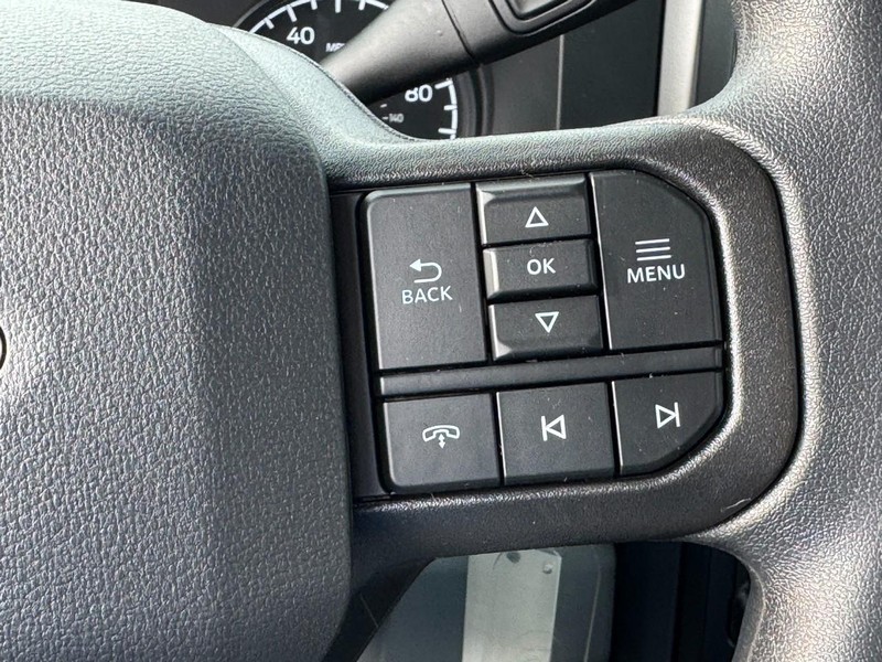 Ford Super Duty F-350 SRW Vehicle Image 15