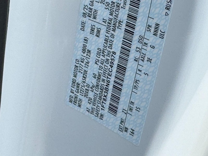 Ford Super Duty F-350 SRW Vehicle Image 20