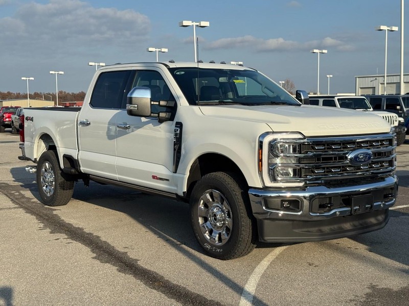 Ford Super Duty F-350 SRW Vehicle Image 02