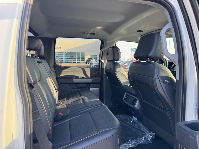 Ford Super Duty F-350 SRW Vehicle Image 06