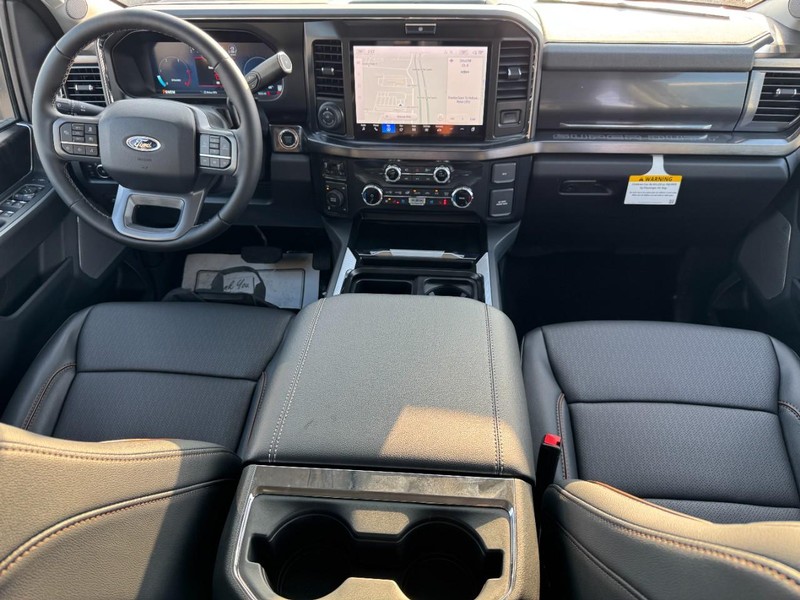 Ford Super Duty F-350 SRW Vehicle Image 07