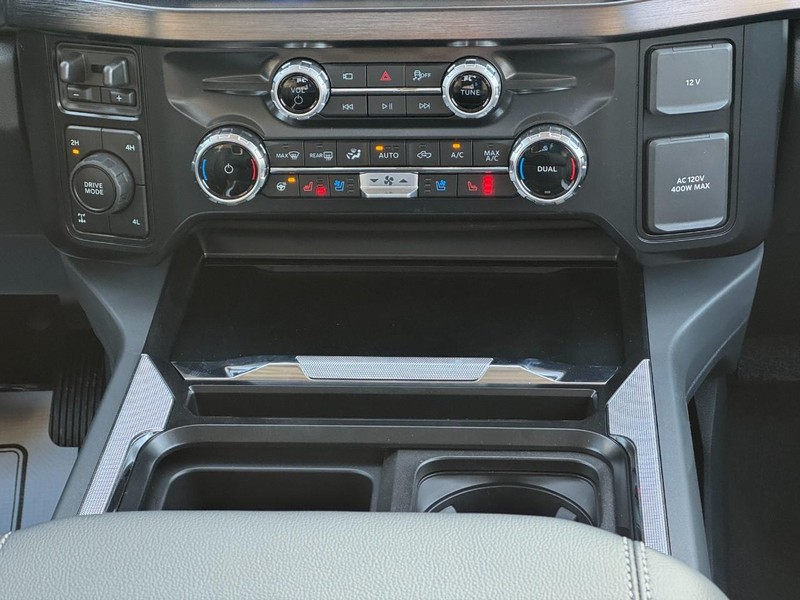 Ford Super Duty F-350 SRW Vehicle Image 10