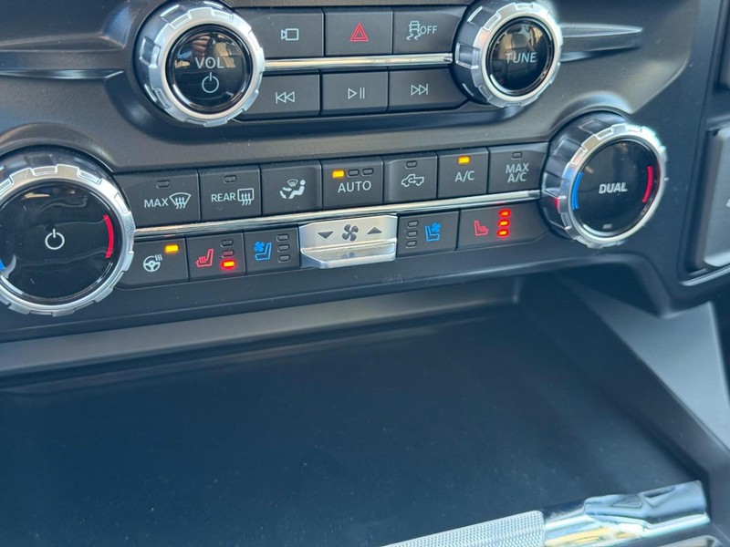 Ford Super Duty F-350 SRW Vehicle Image 18