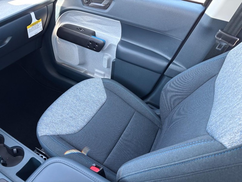Ford Maverick Vehicle Image 10