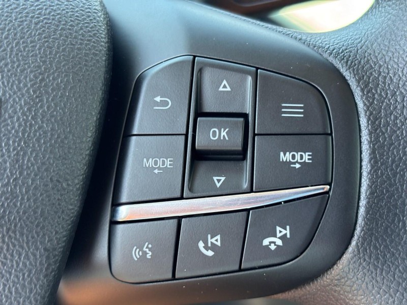 Ford Maverick Vehicle Image 13
