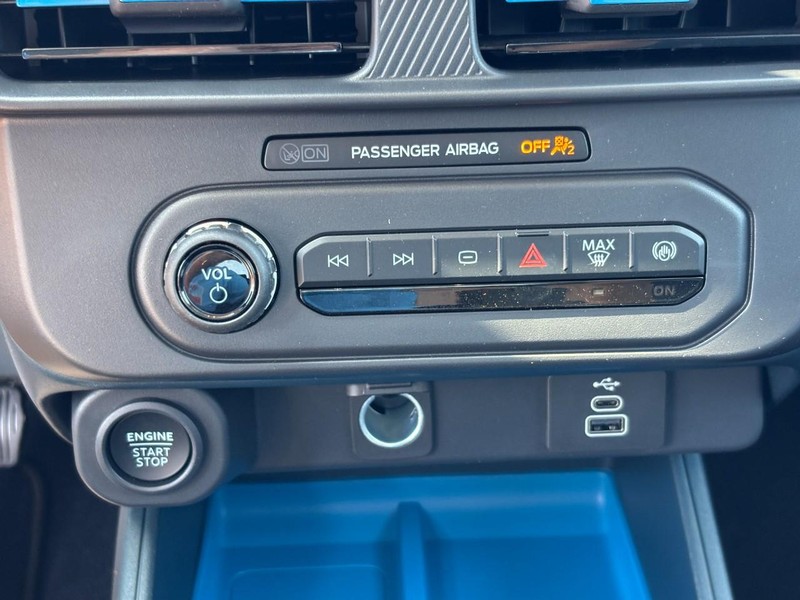 Ford Maverick Vehicle Image 17