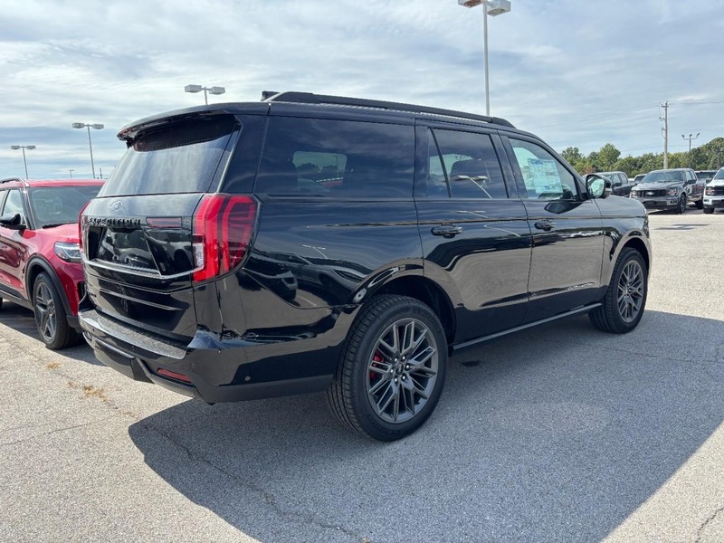 Ford Expedition Vehicle Image 03